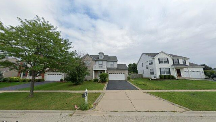 2145 colchester ave, hoffman estates, il 60192