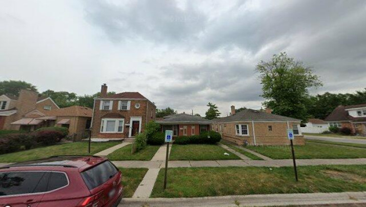 14435 s wentworth ave, riverdale, il 60827