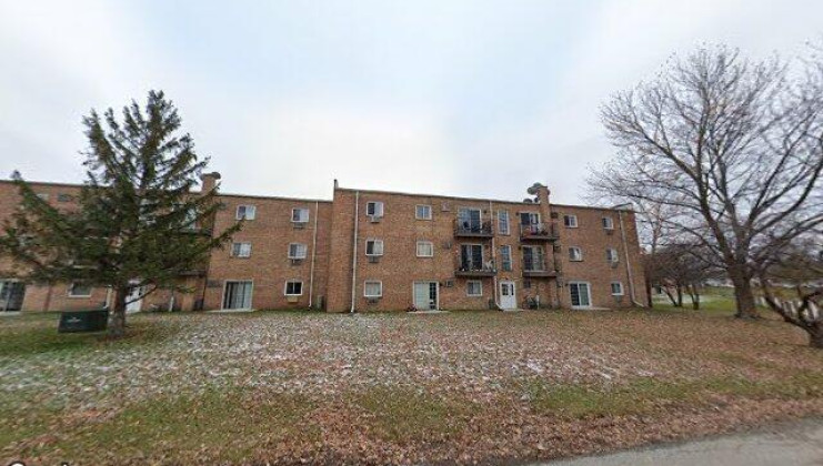 143 elk trl #242, carol stream, il 60188