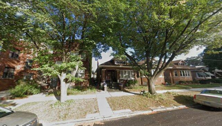 8007 s blackstone ave, chicago, il 60619
