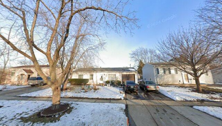 201 mayfield dr, streamwood, il 60107