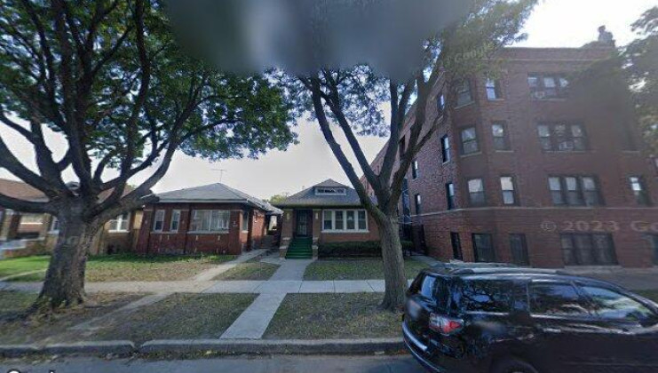 7449 s bennett ave, chicago, il 60649