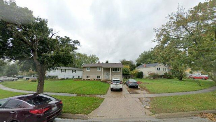 636 elsinoor ln, crystal lake, il 60014