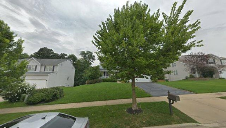 484 rosewood dr, carpentersville, il 60110