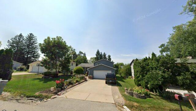 1602 n channel dr, round lake beach, il 60073