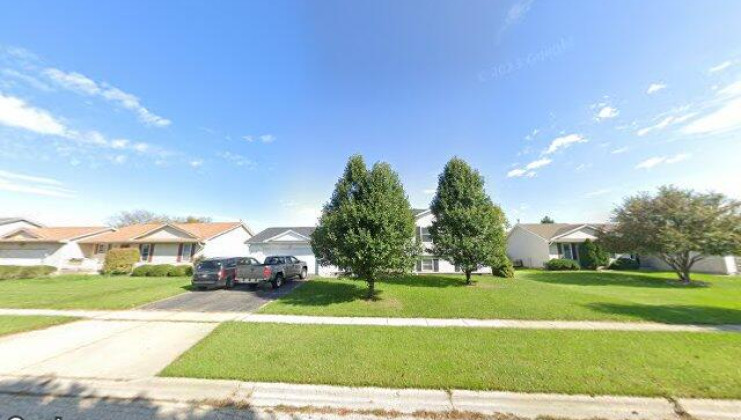 612 wimbleton trl, mchenry, il 60050