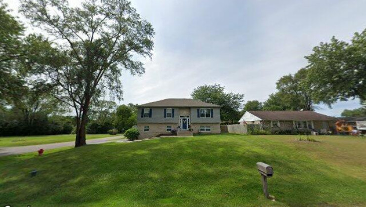 2509 driftwood dr, holiday hills, il 60051