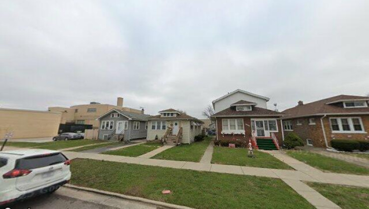 2606 glos ave, bellwood, il 60104
