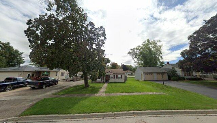 122 e beech ave, woodstock, il 60098