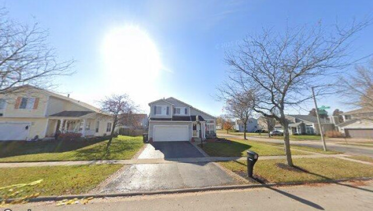2031 brittany bend, lake in the hills, il 60156