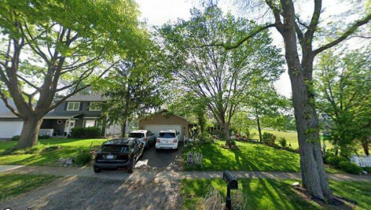 8341 adbeth ave, woodridge, il 60517