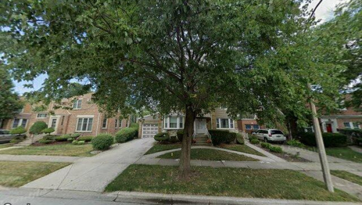 9735 s lawndale ave, evergreen park, il 60805
