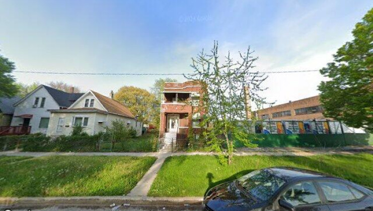 7029 s cornell ave, chicago, il 60649
