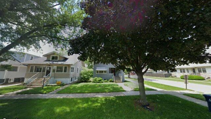 2100 s 8th ave, maywood, il 60153