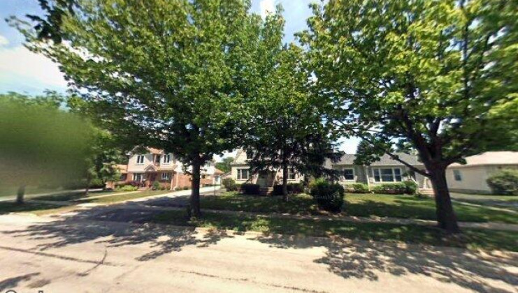 735 s spring rd, elmhurst, il 60126