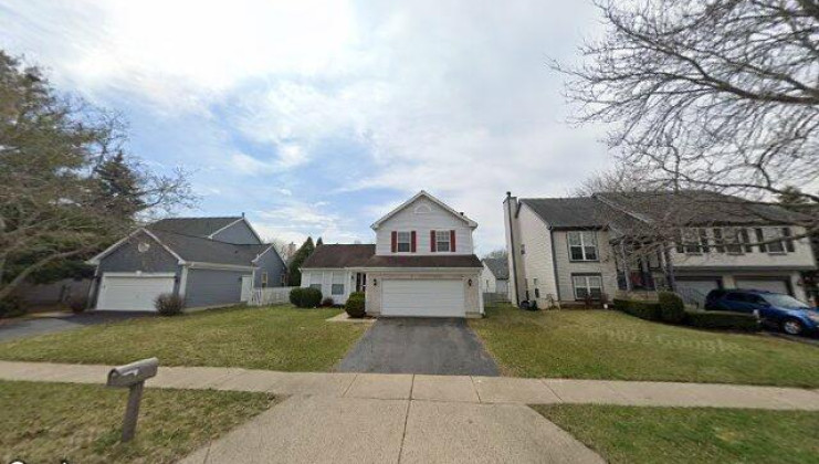 1111 clover hill ln, elgin, il 60120