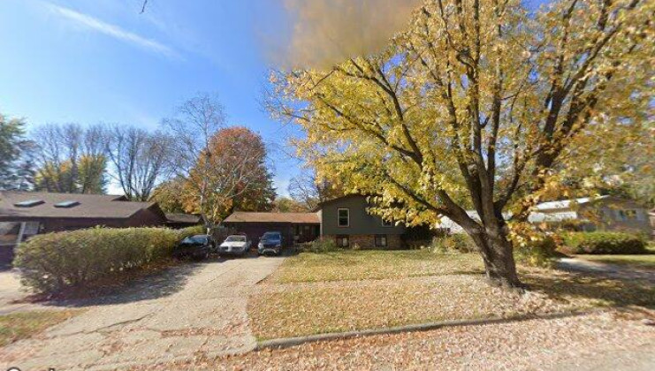 1006 sheffield dr, crystal lake, il 60014