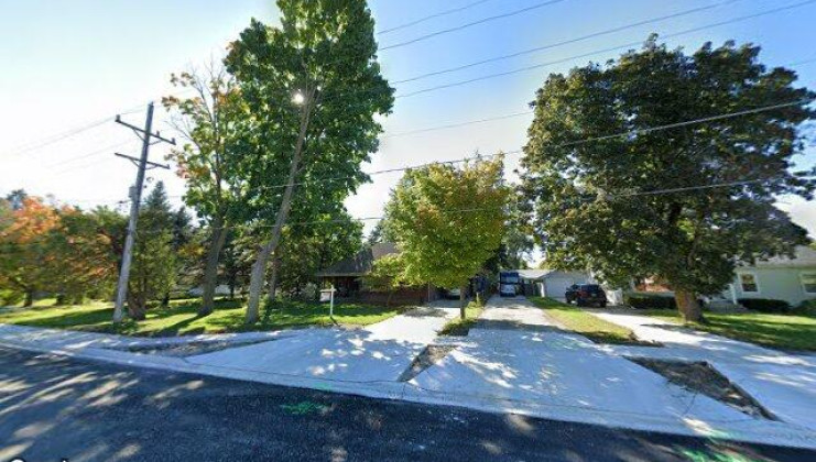 24 s collins st, south elgin, il 60177