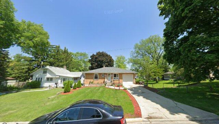 948 6th ave, aurora, il 60505
