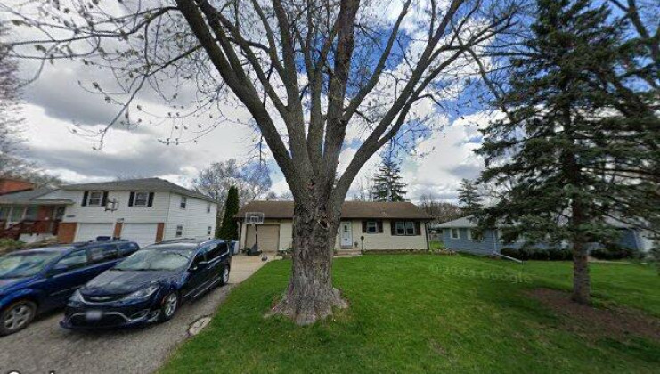 642 gilbert ter, aurora, il 60506