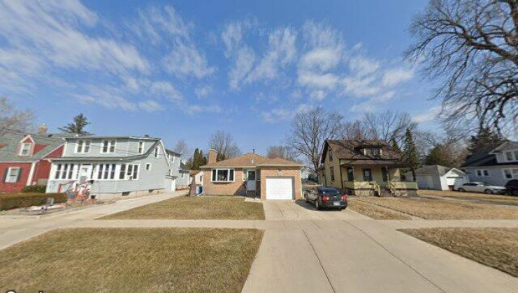 684 jefferson ave, elgin, il 60120