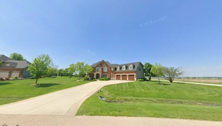 5085 half round rd, oswego, il 60543