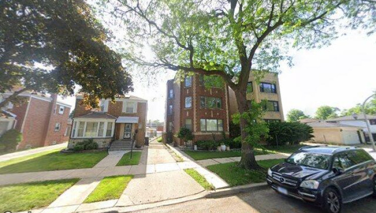8241 s essex ave, chicago, il 60617