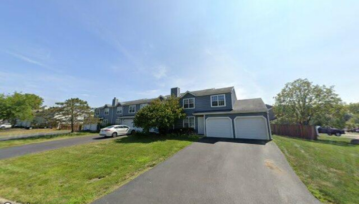 1975 westview ln, round lake beach, il 60073