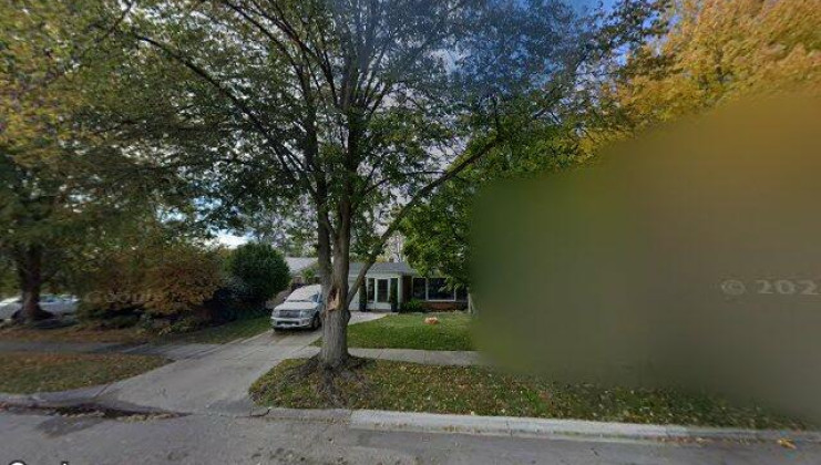 9042 tripp ave, skokie, il 60076