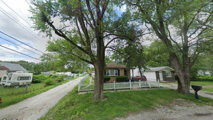 13426 s lawndale ave, robbins, il 60472