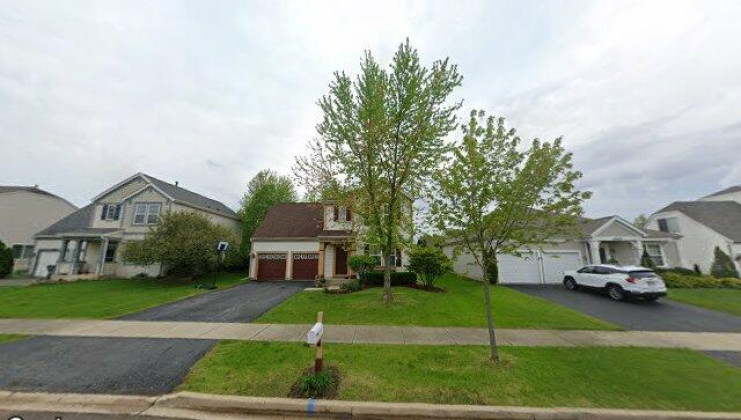 2429 hanbury ln, montgomery, il 60538