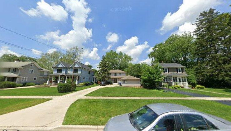 611 e evergreen st, wheaton, il 60187