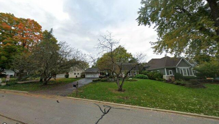 2s334 seneca dr, wheaton, il 60189
