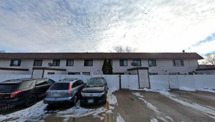 1276 court e, hanover park, il 60133