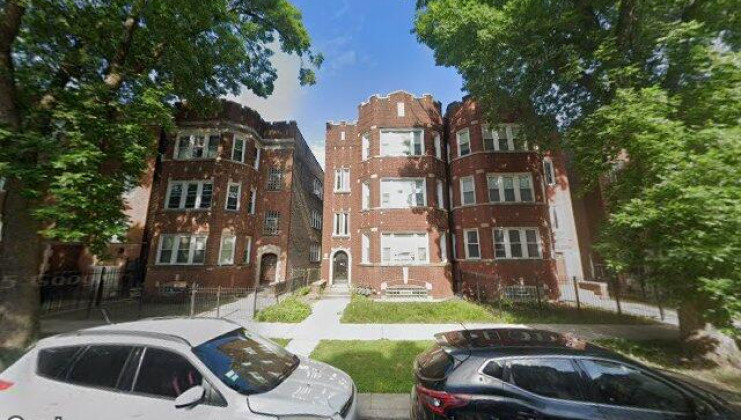 7734 s essex ave, chicago, il 60649