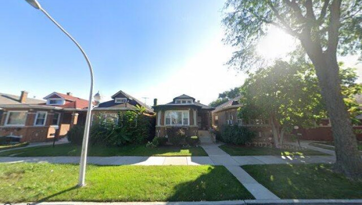 8125 s merrill ave, chicago, il 60617