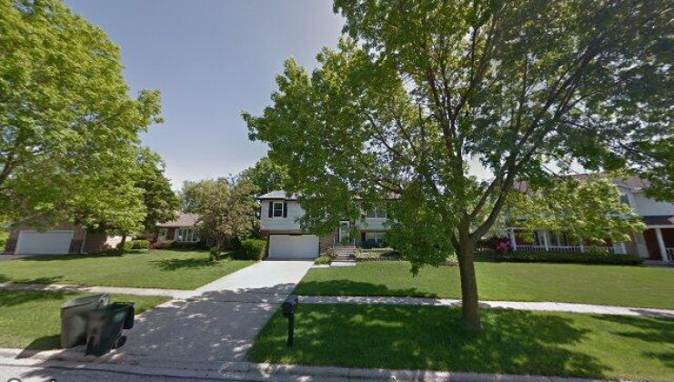 2508 teal rd, lindenhurst, il 60046