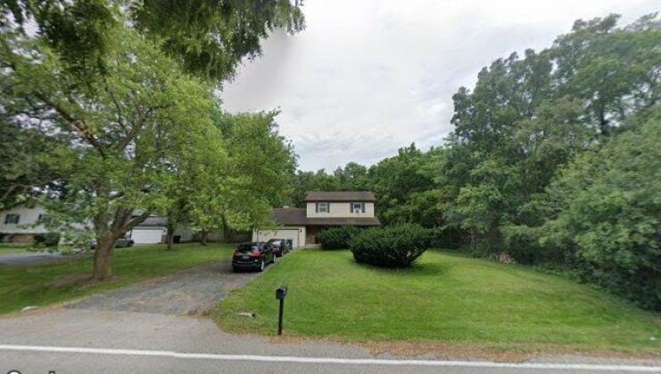9517 ballard rd, crystal lake, il 60014