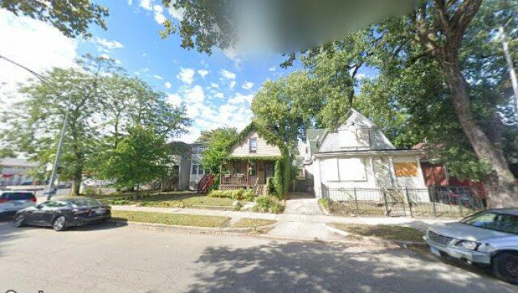 7438 s yates blvd, chicago, il 60649
