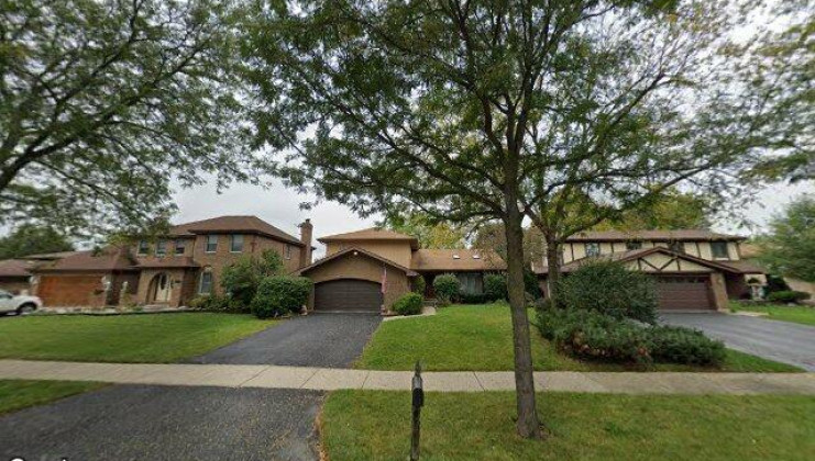1116 n honey hill rd, addison, il 60101