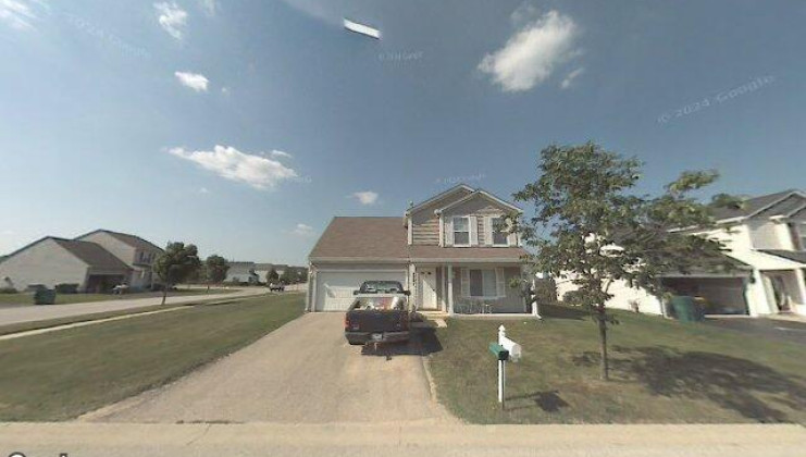 2201 n sedgefield ct, round lake beach, il 60073