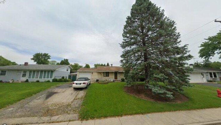102 madera cir, carpentersville, il 60110