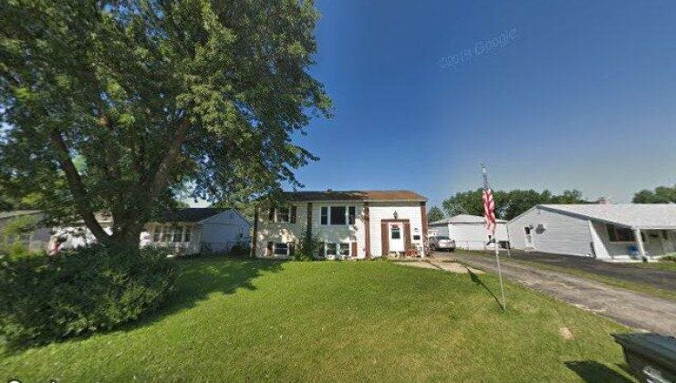 142 adobe cir, carpentersville, il 60110