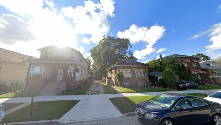 8214 s dorchester ave, chicago, il 60619