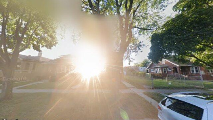 7718 s bennett ave, chicago, il 60649
