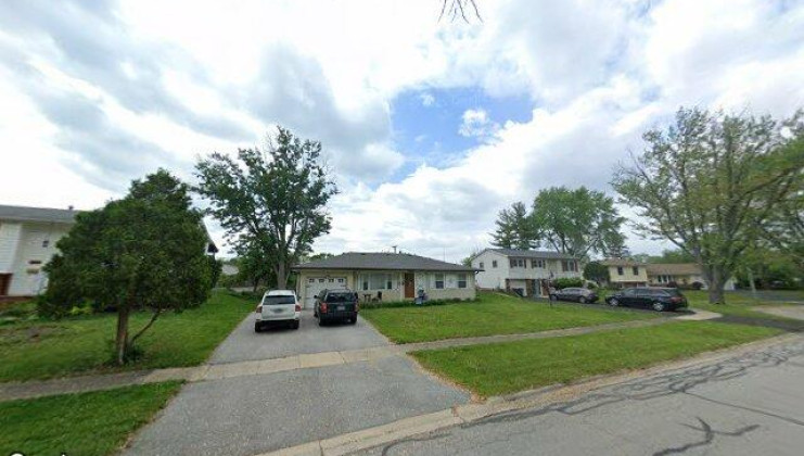 2717 mohawk ave, woodridge, il 60517