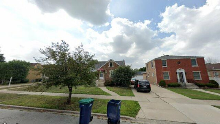 10210 s trumbull ave, evergreen park, il 60805