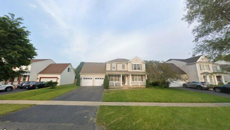 569 s beacon ln, round lake, il 60073