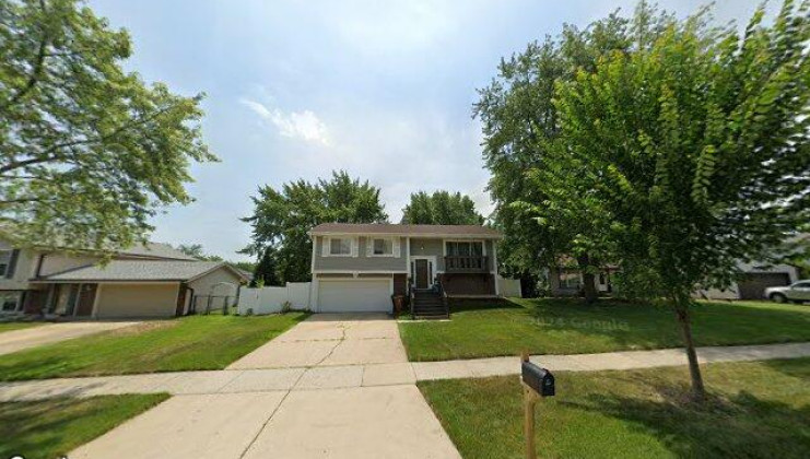 130 greenway dr, bloomingdale, il 60108