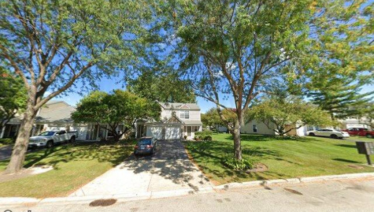 1670 college green dr, elgin, il 60123
